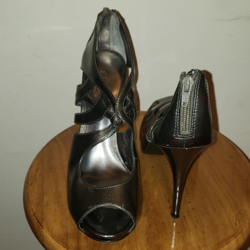 Carlos Santana pumps